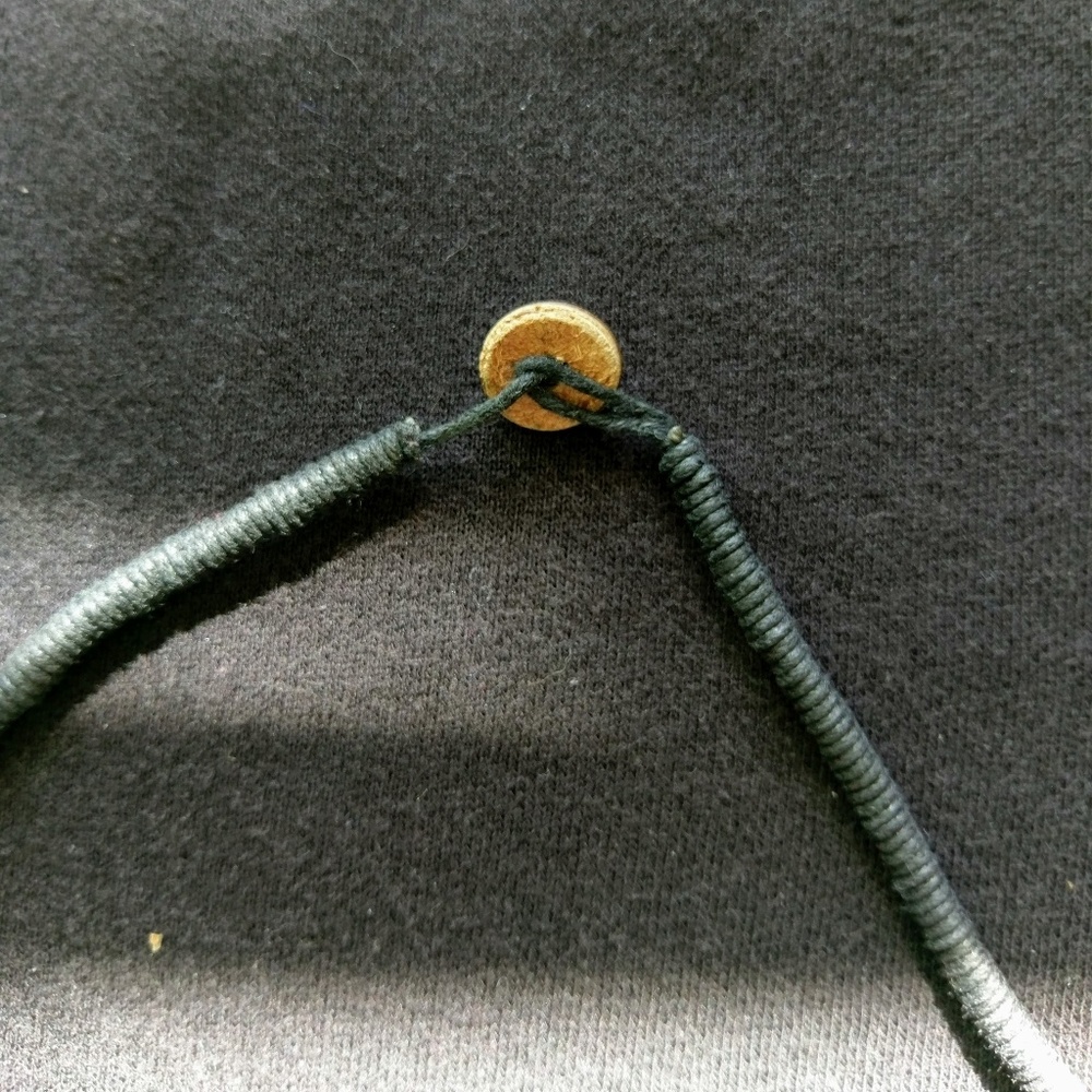 Shell threaded statement necklace - Picture 4 of 4